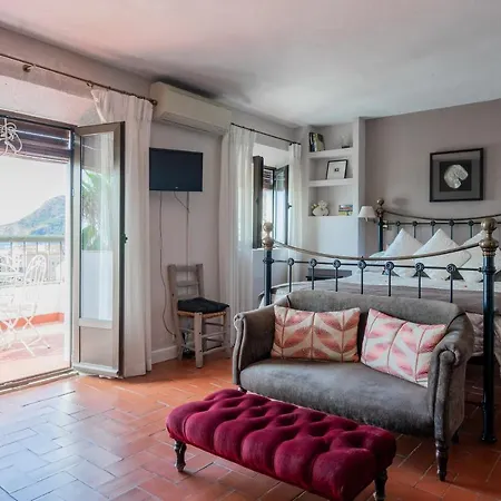 La Tartana Boutique Hotel *